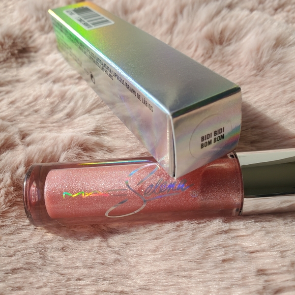 MAC Cosmetics x Selena Bidi Bidi Bom Bom Gloss - Picture 5 of 10